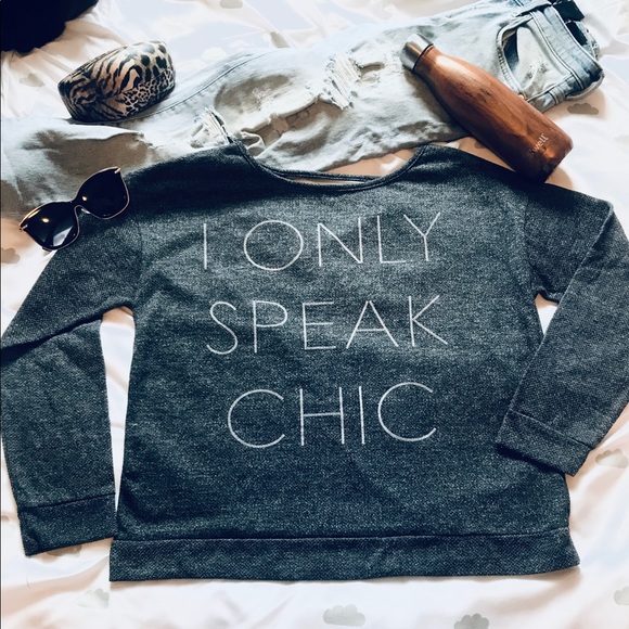 WILD KISS Tops - Open-Back Breathable Sweatshirt 
L (Juniors)